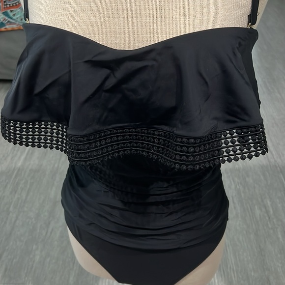 Kona Sol one piece bathing suit. Only worn a couple of times. Clean - Picture 3 of 6